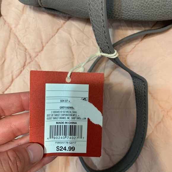 Gray off the shoulder purse - Picture 5 of 8